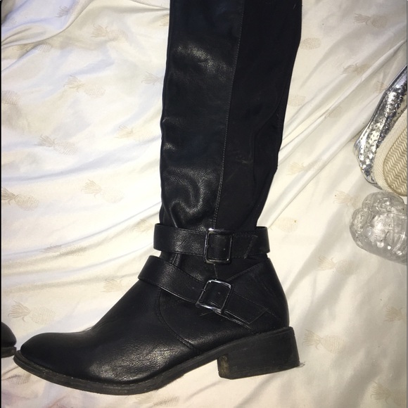 Long black boots - Picture 2 of 5